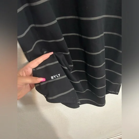 Men’s BYLT drop cut v neck lux tee shirt - Picture 3 of 5